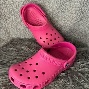 Pink Croc W8/M6 Electric Pink